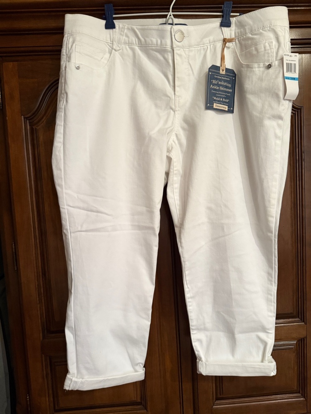 Democracy White Ankle Crop Jeans